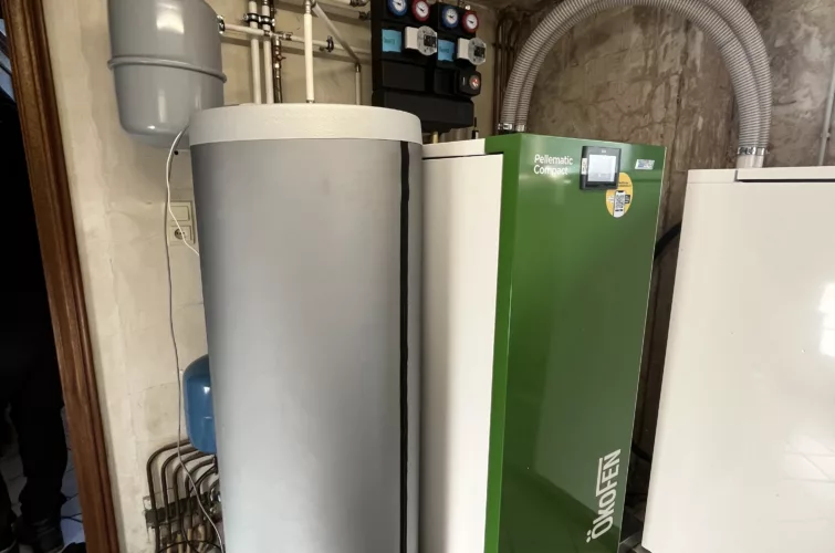 Chaudière à pellets ÖkoFEN installée à Braine-l'Alleud, Brabant wallon.